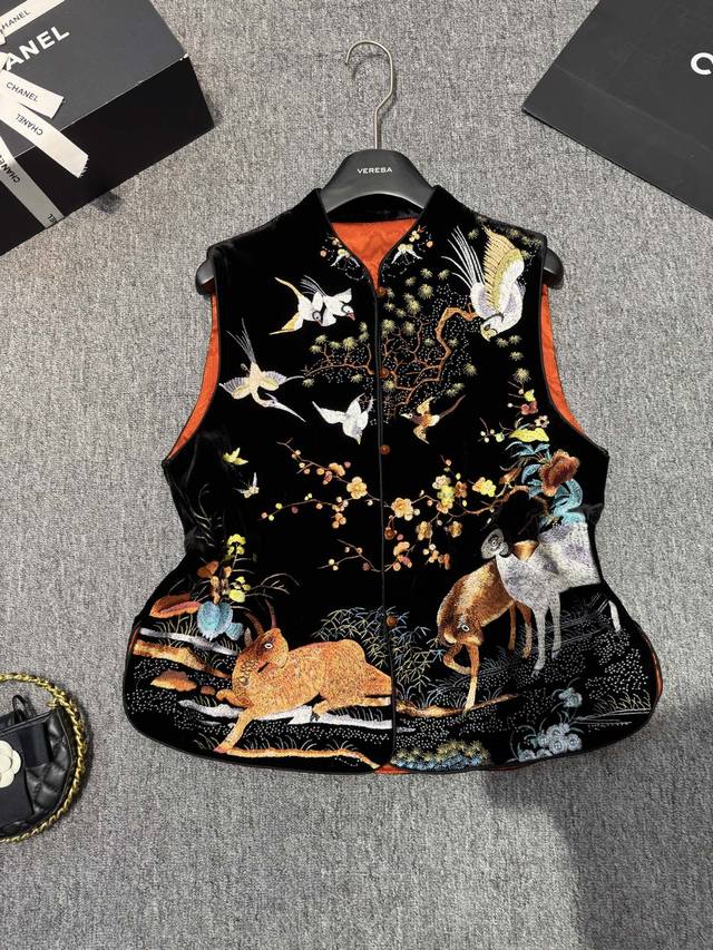 Beautiful! Intricate embroidery! Hot-selling silk velvet vest! Ddd's understated