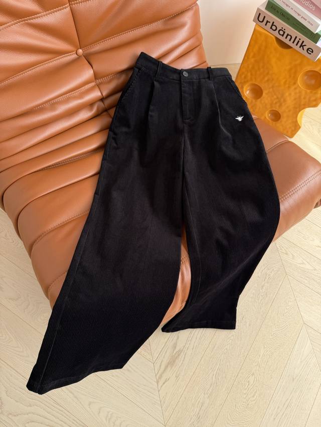 Winter's Must-Have: 2025 Autumn/Winter Bee Embroidered Logo Corduroy Casual Pant