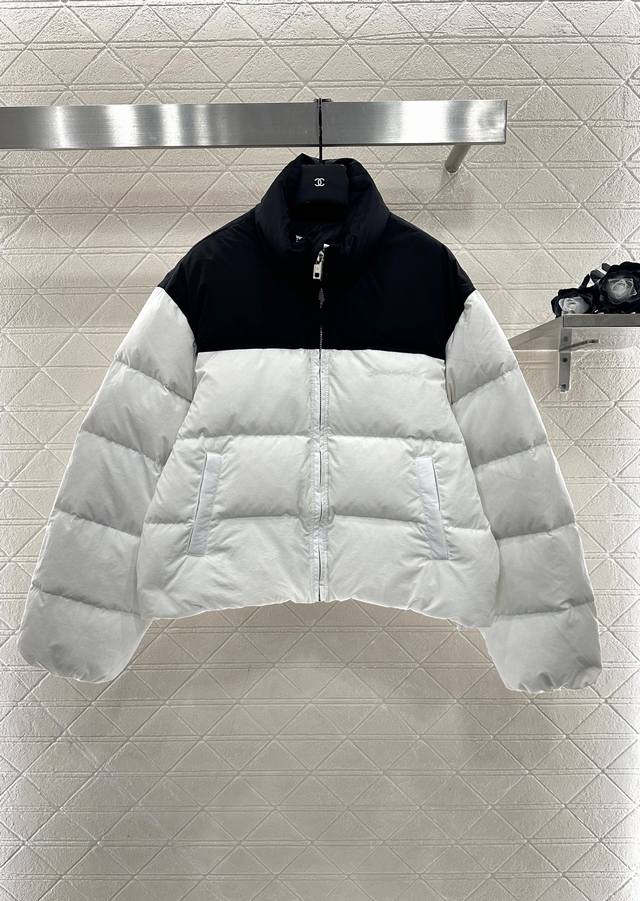 Alexander Wan*2025 New Arrival Color Block Rectangular Embossed Stand Collar Dow