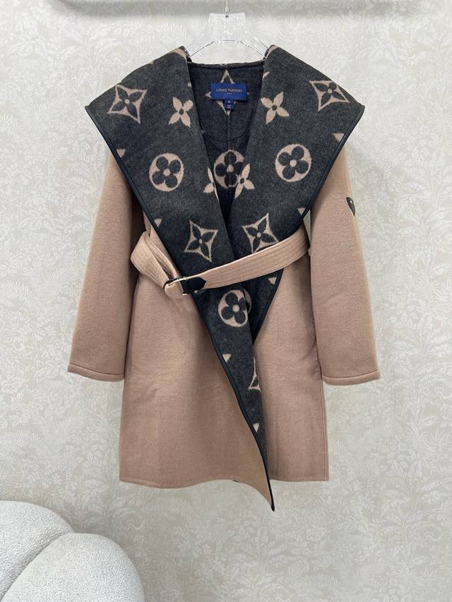 Louis Vuitto* Classic Wool Coat, Long, Reversible, with a Monogram jacquard lini