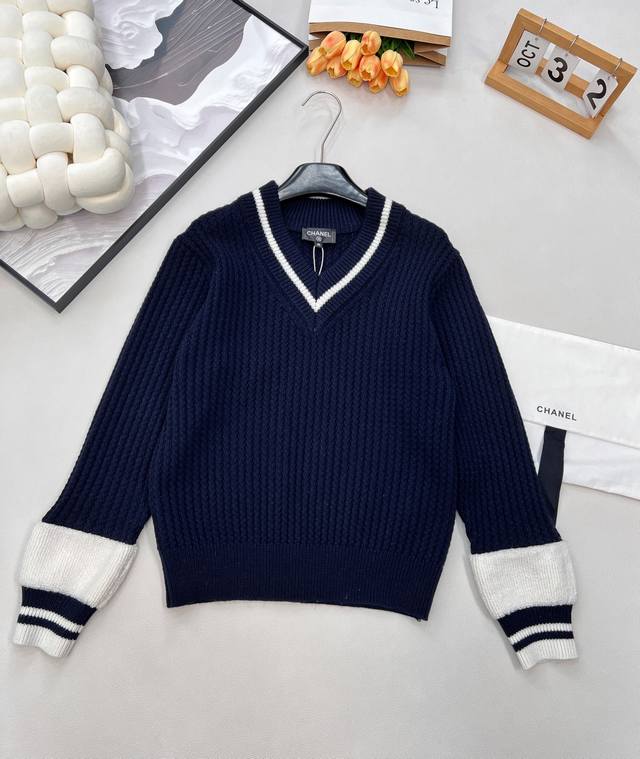 Chanel 2025 New Crochet Vertical Ribbed Knit Pullover Sweater, 25Coco Ski Collec