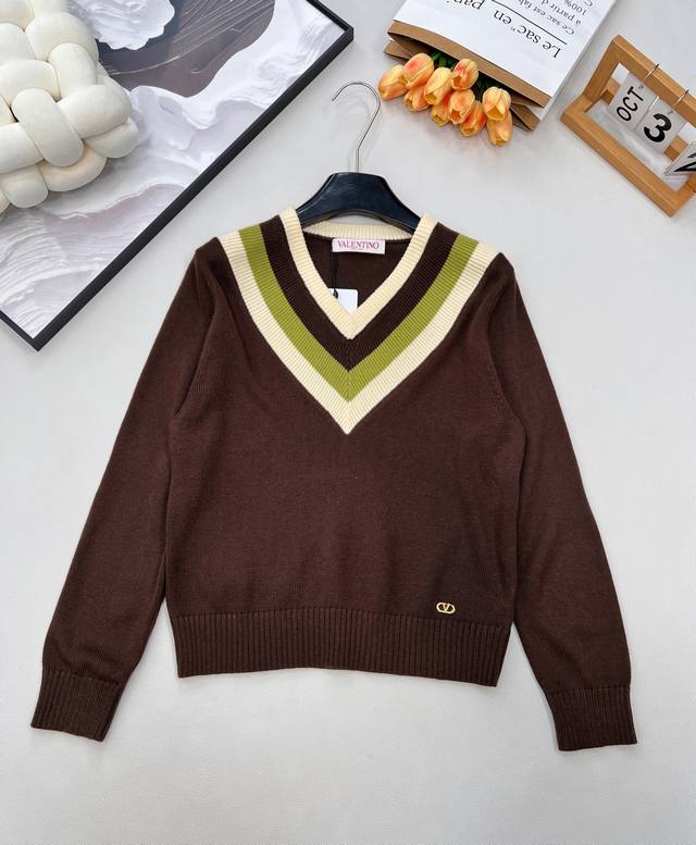 Valentino 25Ss New V-neck Knit Sweater... This is absolutely gorgeous, just like Valentino 25Ss New V-neck Knit Sweater... This is absolutely gorgeous, just like
