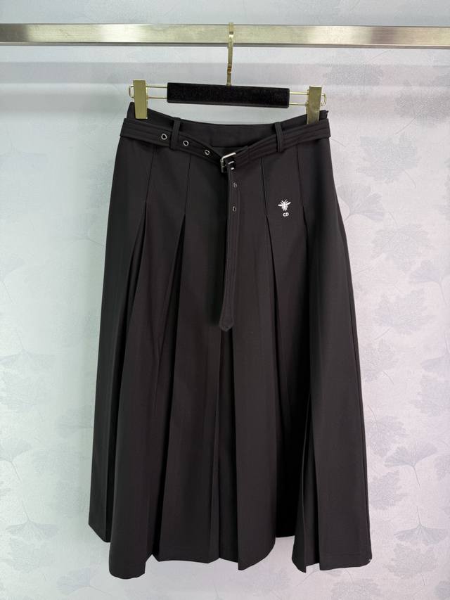 Dio* 25 New Retro Pleated Skirt with Custom Metal Waistband and Bee Embroidery.