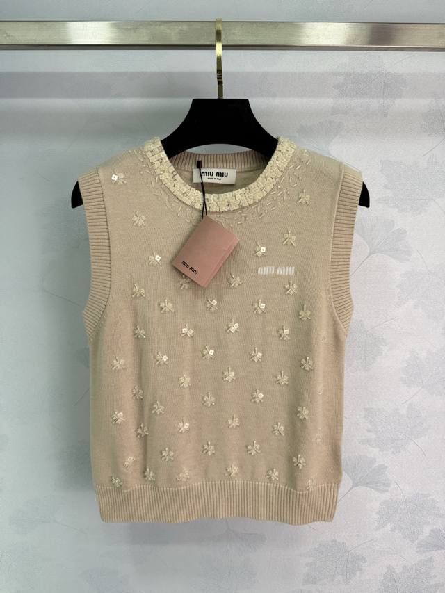 Miu*25 Early Autumn New Knitted Vest with Exquisite Floral Embroidery, Lace Trim