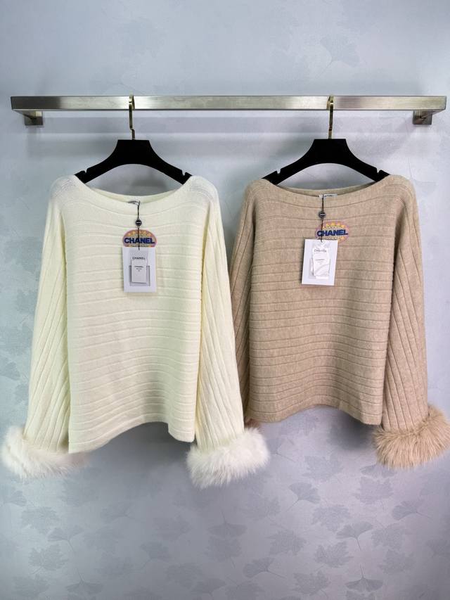 Ch*25 Autumn/Winter New Style Off-Shoulder Sweater with Fox Fur Cuffs for Super