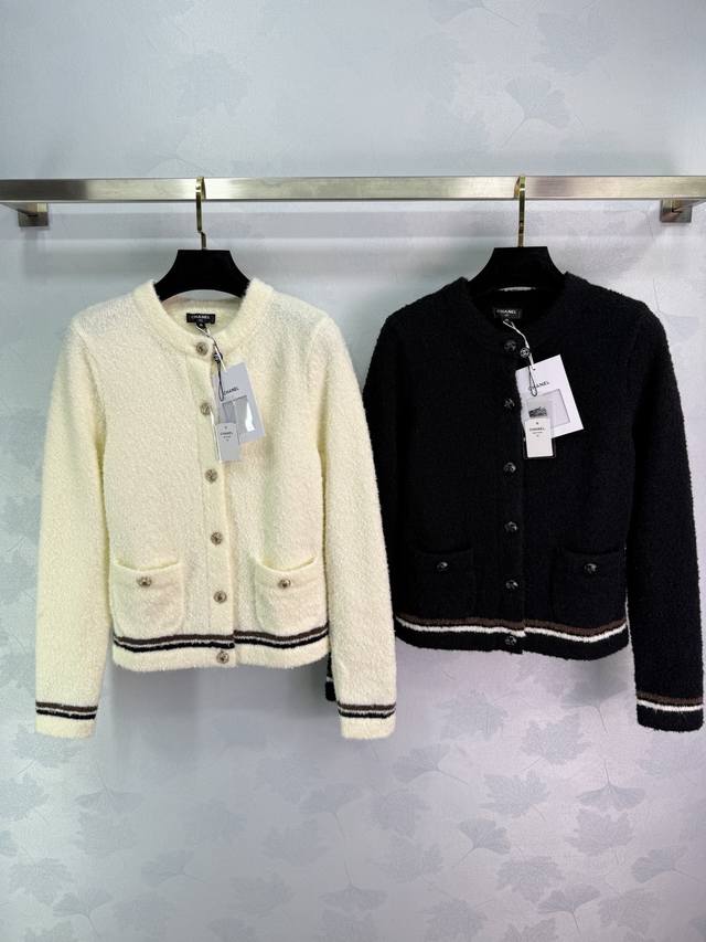 Ch*25 Autumn/Winter New Ski Series Crew Neck Cardigan Classic striped trim desig