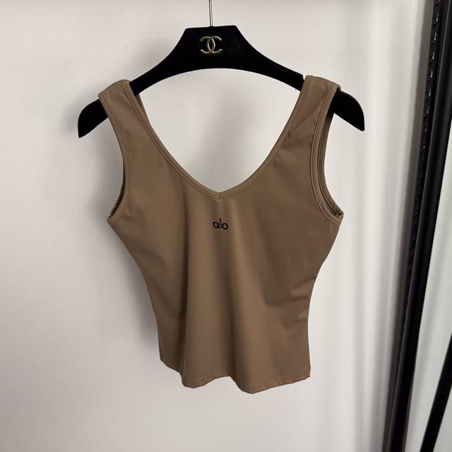 Style No. 20256890 Alo* New Yoga Sports Three-Piece Set, Reflective Logo Letter