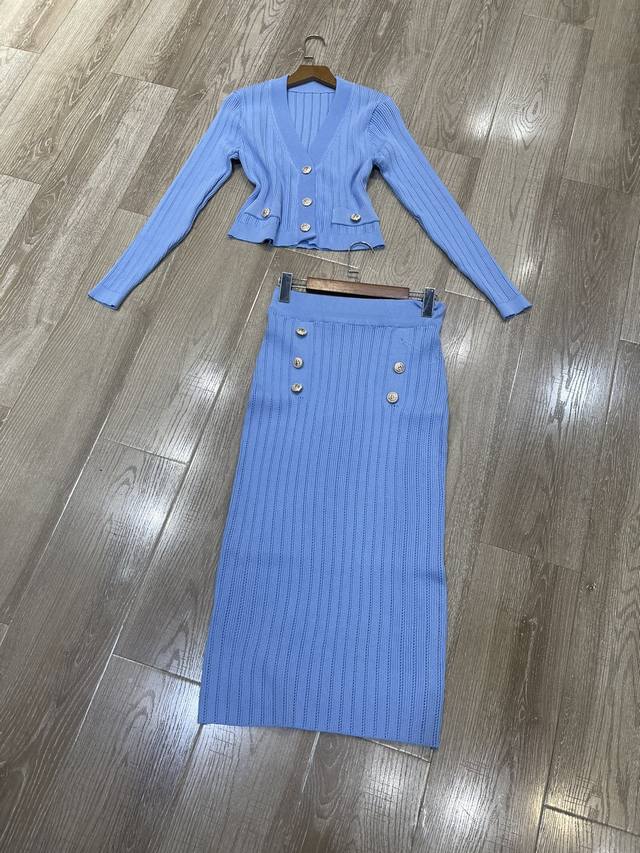 New V-neck gold button cardigan and skirt set Sml Ddd