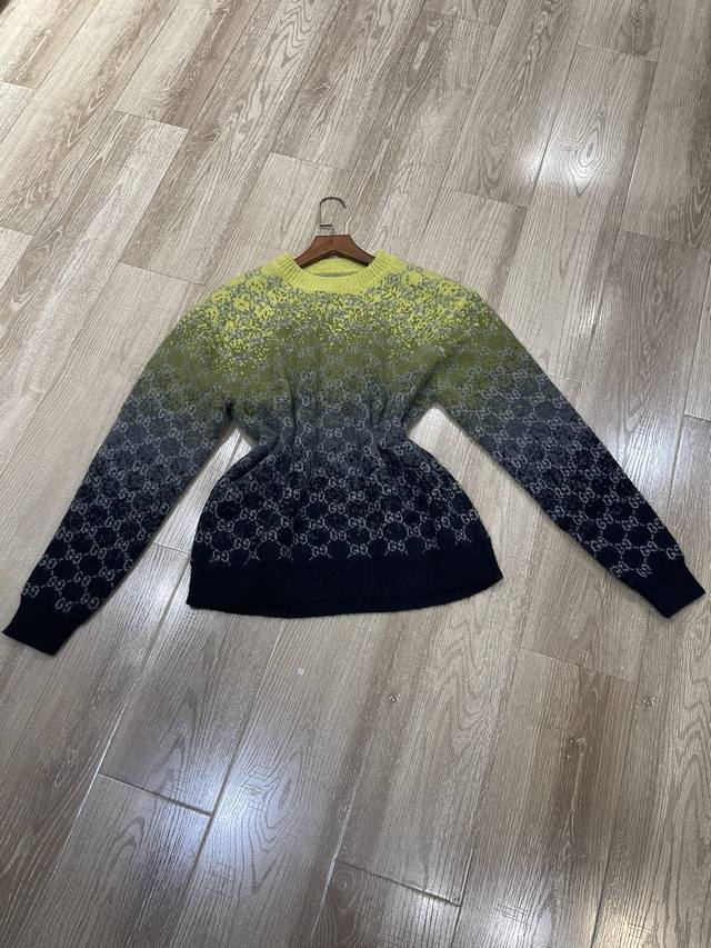 New Gradient Color Top Sml Ddd