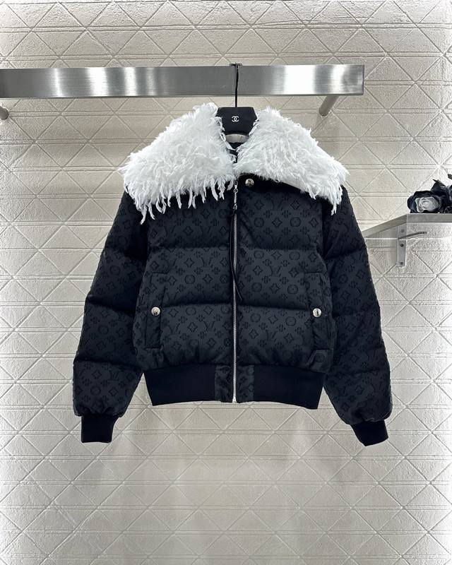 Louis Vuitto*2025 New Arrival Detachable Fur Collar Jacquard Down Jacket 25 Ski