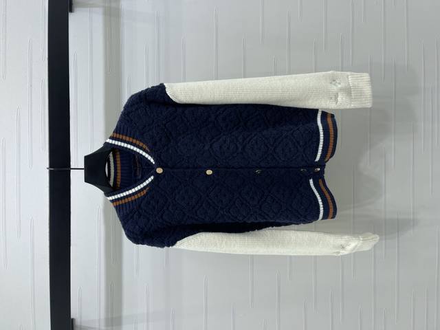 New Arrival! High-quality original Louis Vuitton 2025 Autumn/Winter collection!