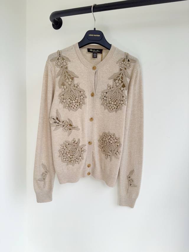 Top-tier Loro25 Autumn/Winter New Heavy Embroidery Premium Baby Cashmere Round N