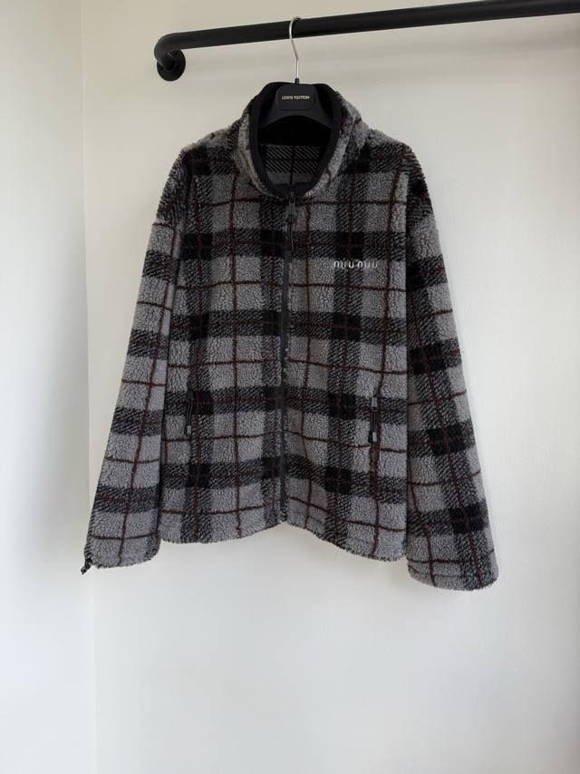 Miu 25 Autumn/Winter New Must-Have Fleece Teddy Blend High-Neck Plaid Embroidere