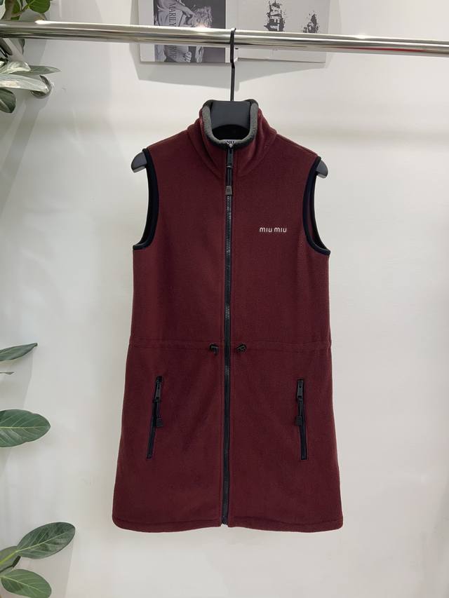 Exclusive first release, original quality Miu M*U 25 Autumn/Winter new fleece sl