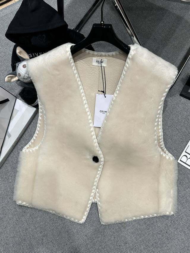 Celin* 2025 Autumn/Winter Merino Fur Vest, featuring delicate, three-dimensional