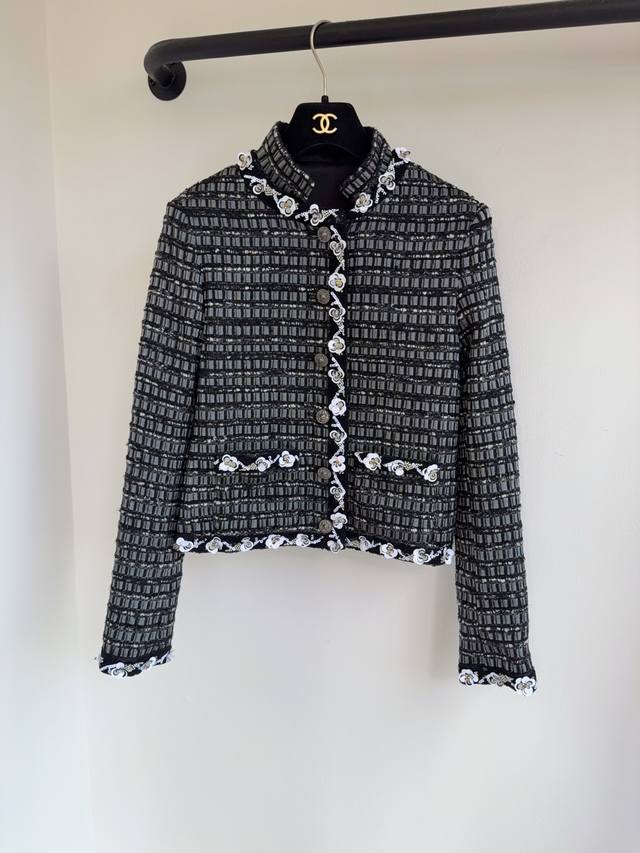 Top-tier Chanel Fall/Winter 2025 new sequined handmade flower tweed coat with st
