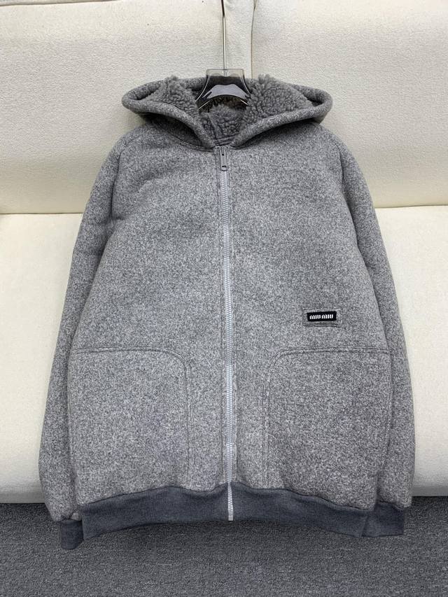 Miumi | 2025 Autumn/Winter New Micro-Label Thick Lambswool Hooded Jacket. The ou