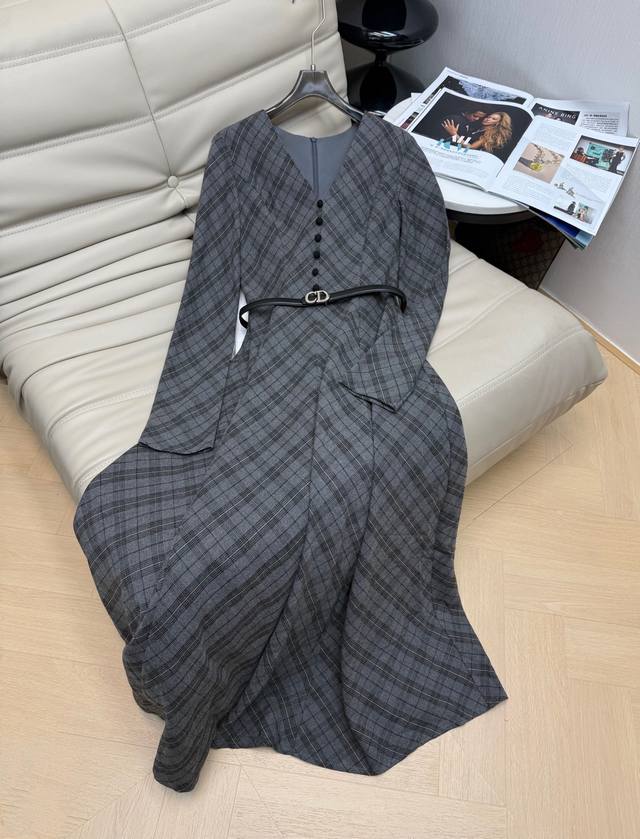2025 Autumn/Winter Newest V-neck Wool Plaid Long Korean Style Dress, Single-brea