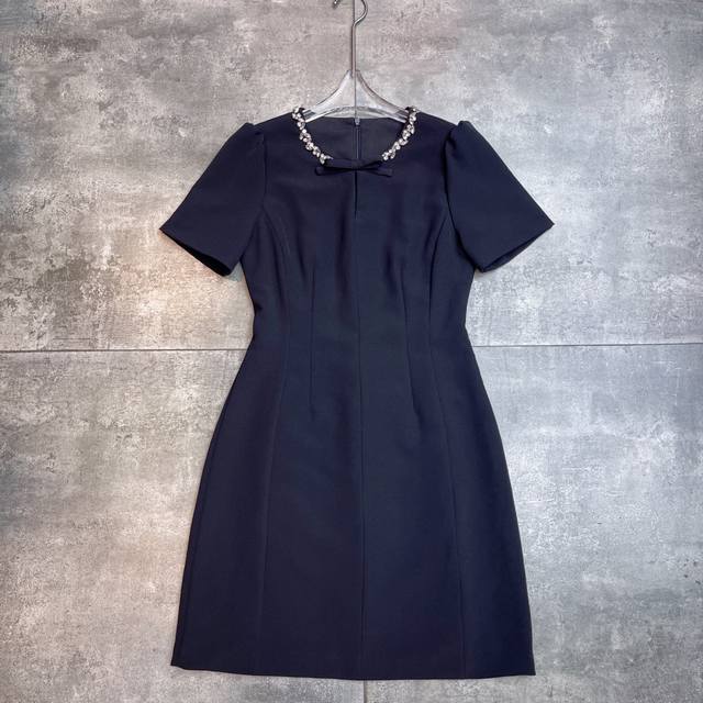 Restocked V-Family 2025 Early Autumn New Arrival Heiress Little Black Dress, Age