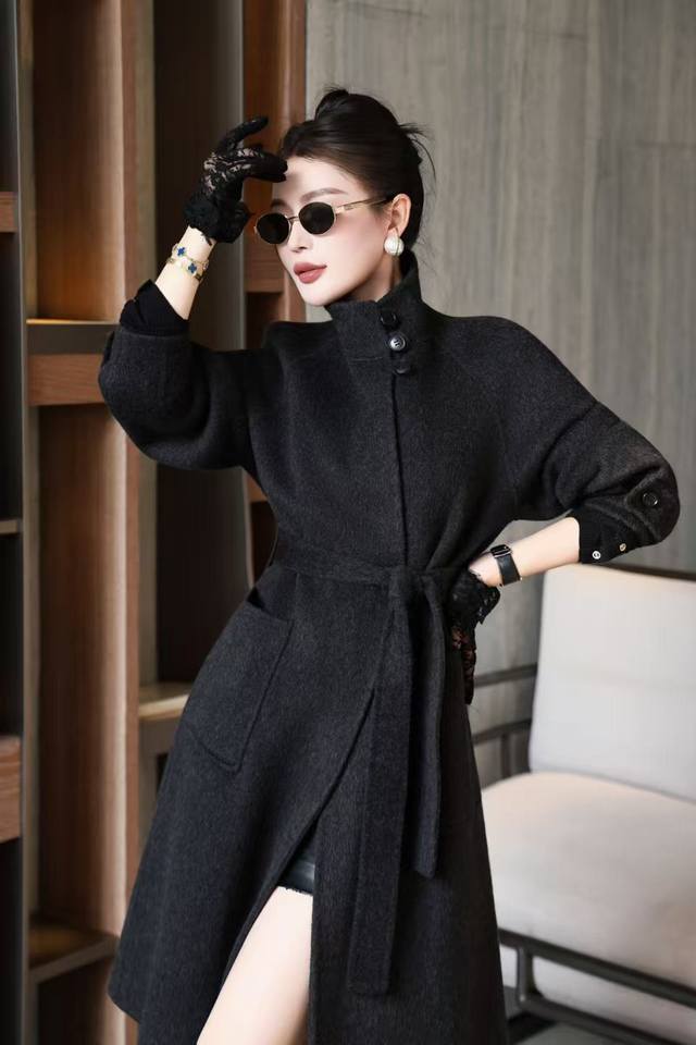 High-end designer coat, stand collar, slim waist, double-faced wool coat, elegan