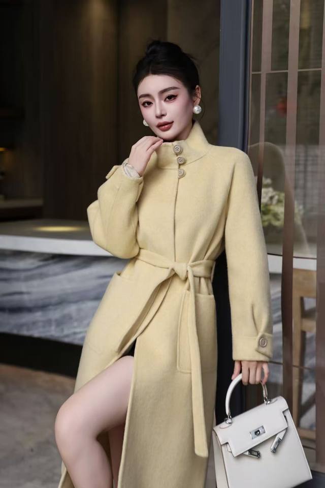 High-end designer coat, stand collar, slim waist, double-faced wool coat, elegan