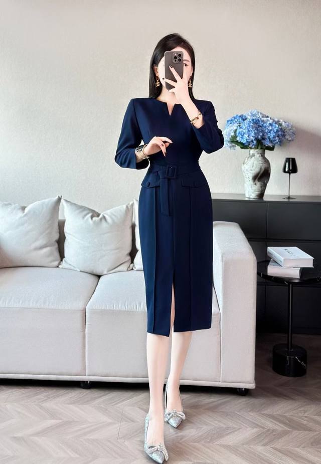 Dress Effortless Chic Goddess Dress Not pursuing complicated designs, but relyin