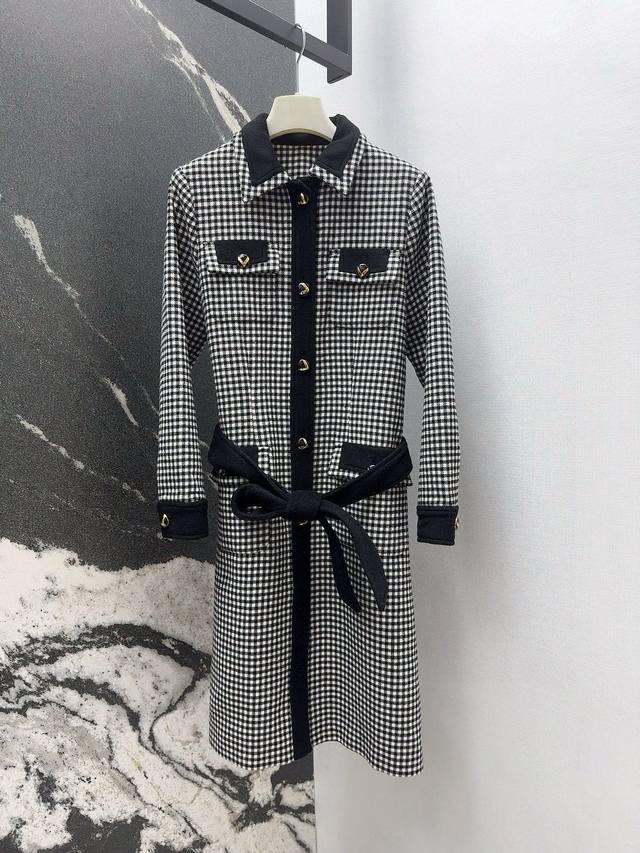 Vltn 25Ss Autumn/Winter New Arrival Classic Black and White Color Block Four-Poc