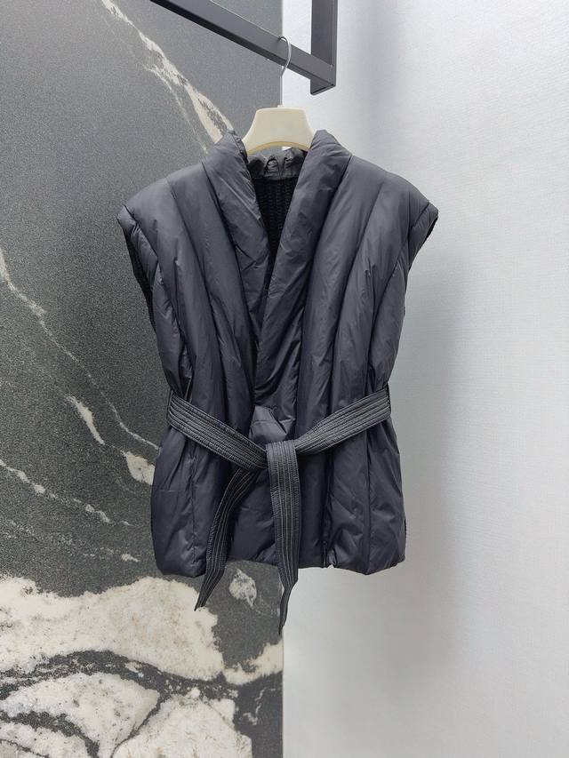 Bc 25Ss Autumn/Winter New Arrival Minimalist Style Patchwork Knitted Lightweight