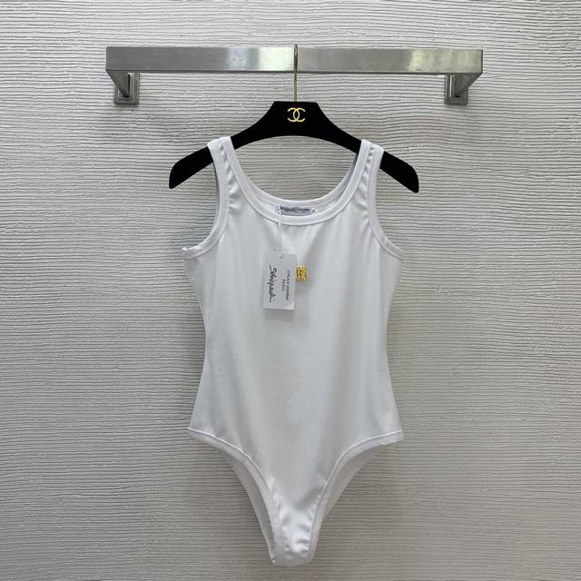 Schiapare*Li New Fashionable and Versatile Two-Piece Set with Gold Accessories!