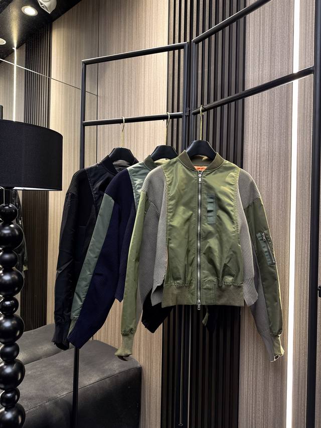 Sacai's new 2025 Autumn/Winter color-blocked faux two-piece coat is here! The av