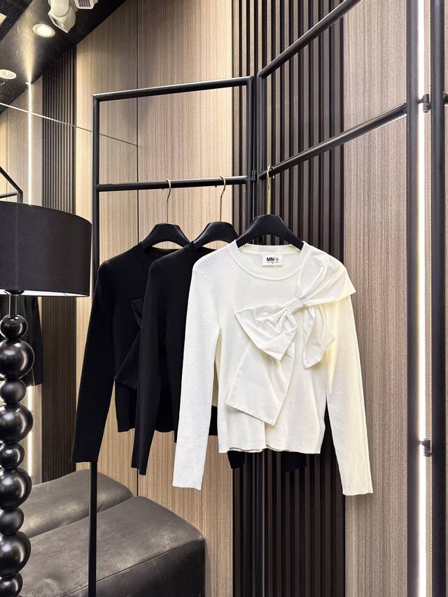 Mm6 2025 Autumn/Winter New Arrival. Made from a select 30% wool and 70% cotton b