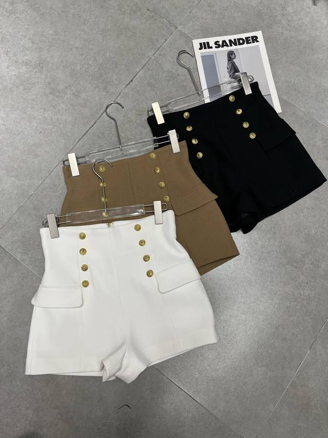 2025 New B Brand Gold Buckle High Waist Shorts, Slim Fit, Stylish and Versatile,