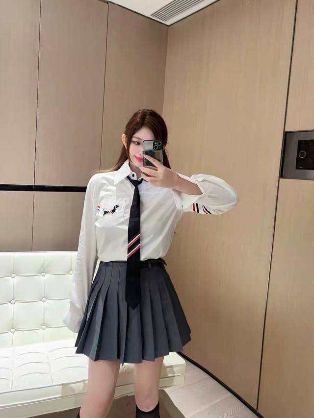 Thom Browne 2025 Early Autumn New Preppy Style Embroidered Dog Tie White Long Sl