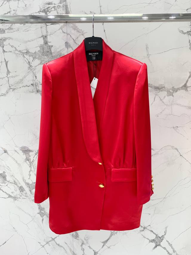 New vintage-style acetate suit dress from Bale's collection. Loose fit, three-di