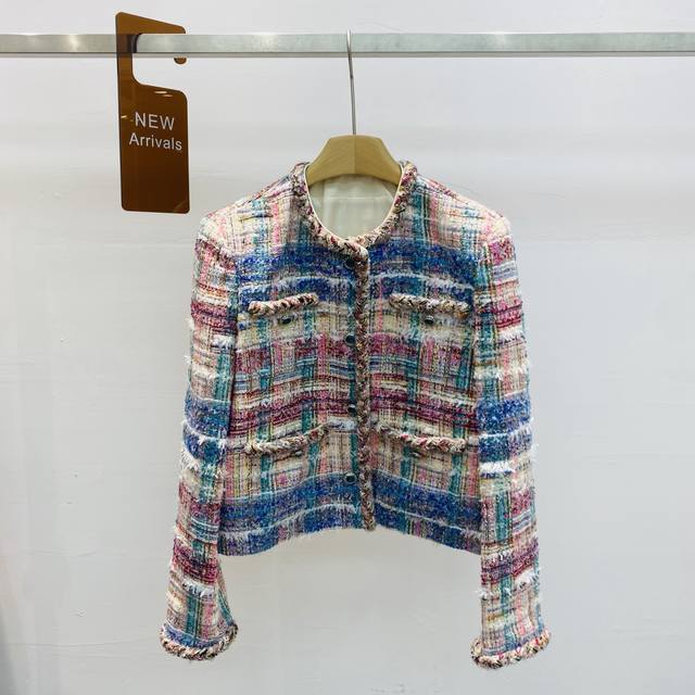 New Chanel-style delicate woven powder blue plaid tweed round neck frayed short