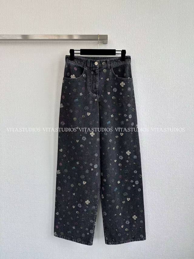 Hot-selling items are being shipped out continuously. Handmade Graffiti Jeans. M
