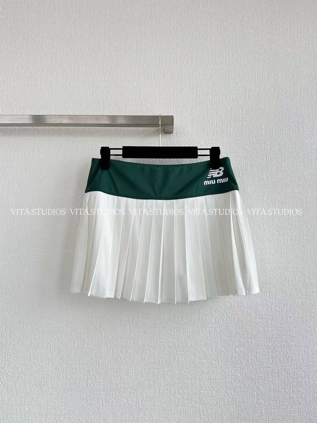 Hot Item, Limited Stock Available! Pleated Color-Blocked Mini Skirt (White, Blue