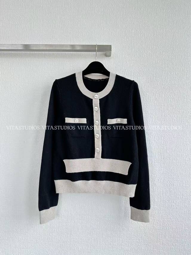 Hot Selling Items Arriving Soon! Color-Blocked Knit Top Made of 100% Premium Woo