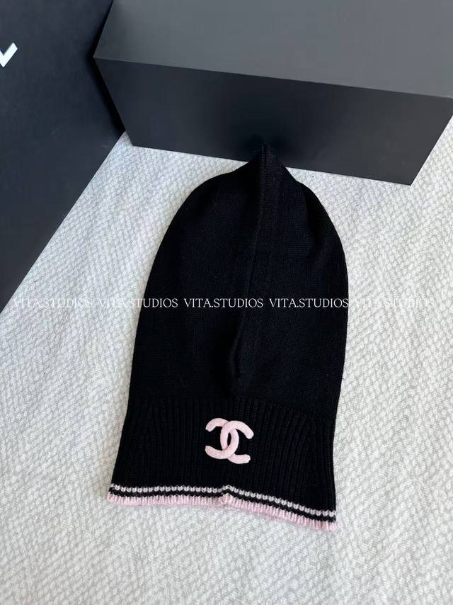 Hot Selling Item - Neck Hood - Made from premium wool and cashmere fabric, the w