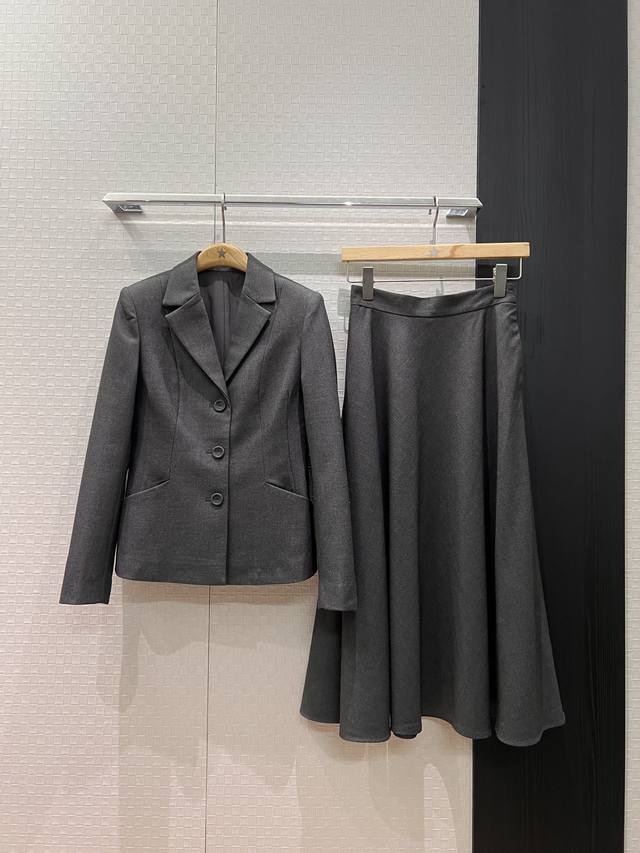 New Gina's Classic French Single-Breasted Fitted Blazer, Slim Fit, Minimalist De