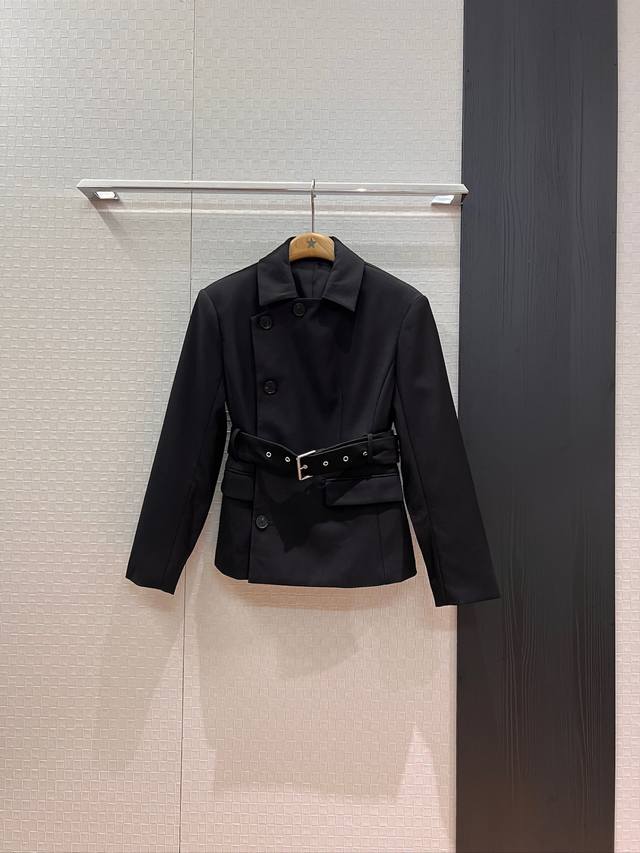 New Arrival Recommendation: Early Autumn Asymmetrical Collar Jacket, worn by Lin