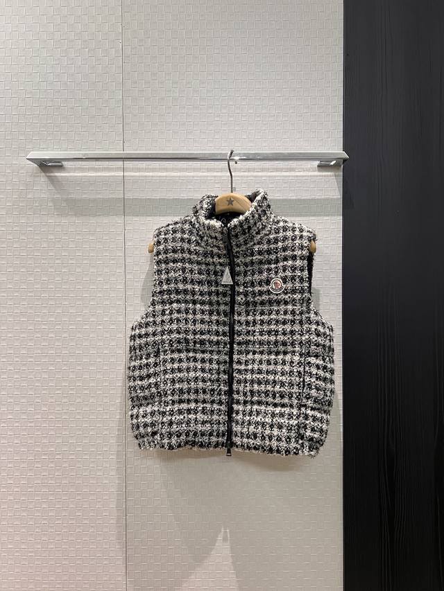 New Moncler Tweed Stand Collar Short Down Vest Jacket with Classic Logo Decorati