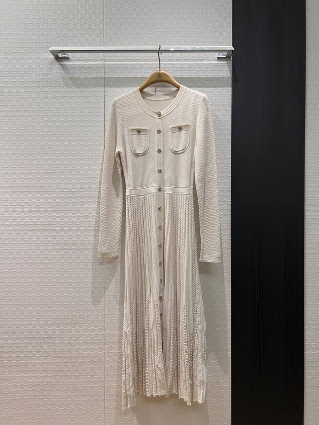 New cable knit pleated patchwork long-sleeved dress, long skirt, molded, gold bu