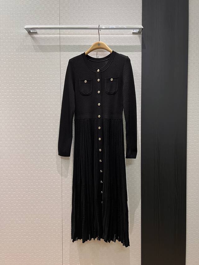 New cable knit pleated patchwork long-sleeved dress, long skirt, mold open, gold