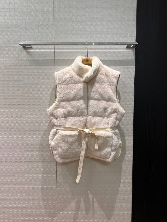 New Moncler down-filled stand-up collar vest with logo badge decoration on the b