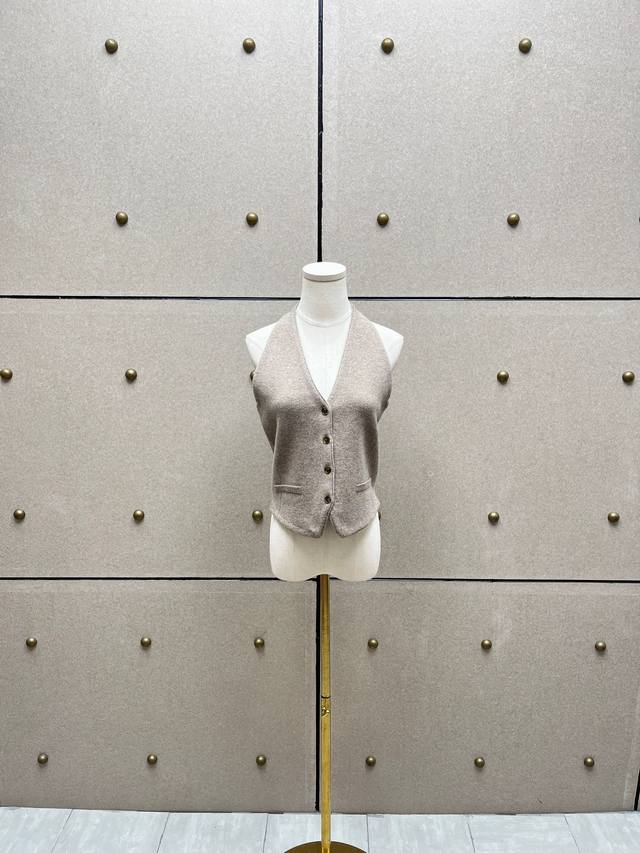 Wool Knitted Vest! 100% Wool, Two Colors, Sizes S, M, L, Ddd