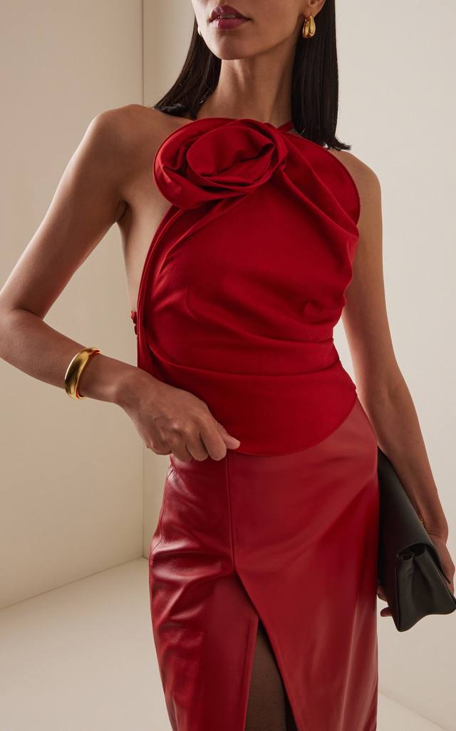 Magda halter top with floral lace detail! Linen blend in three colors, sizes S,