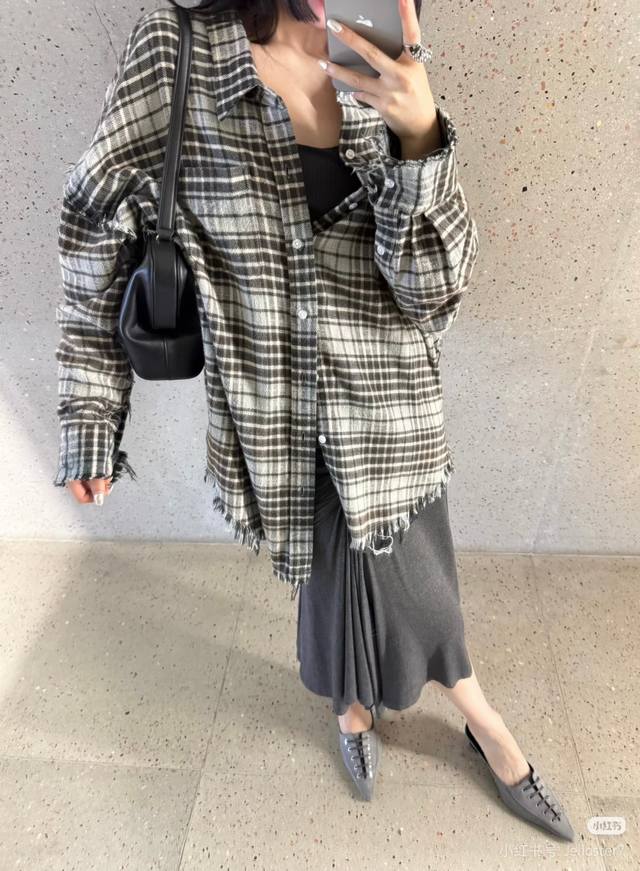 Custom-made washed and brushed cotton top with frilly texture! Sizes: Sml, Ddd