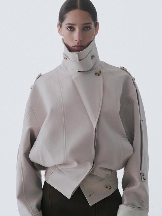 Sleek bomber trench coat! Sml Ddd