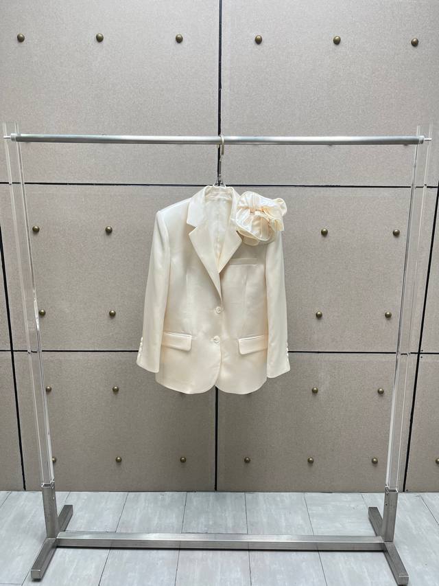 Handmade floral acetate suit! Available in two colors: S, M, D.D.